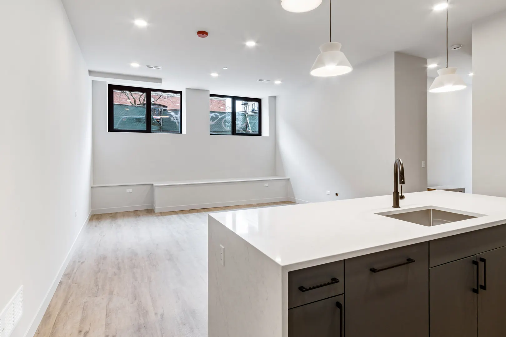 1550 W Monroe Street 102 IL