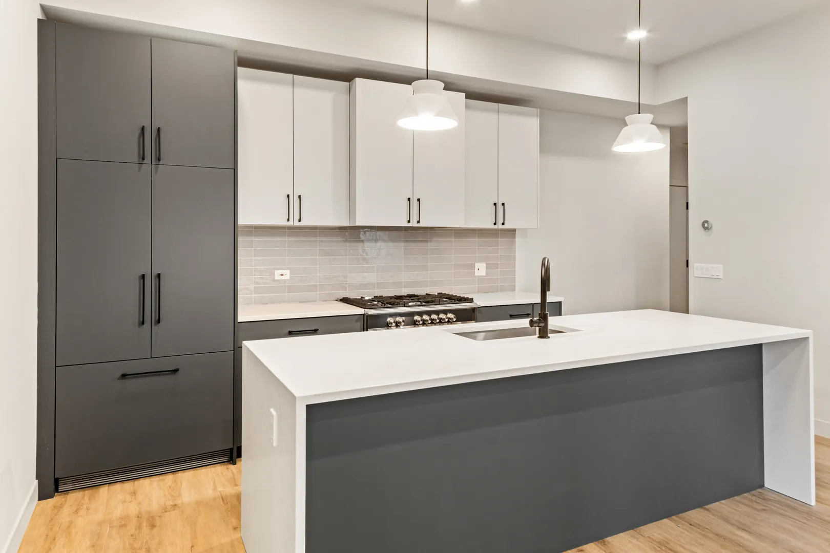 1550 W Monroe Street 102 IL