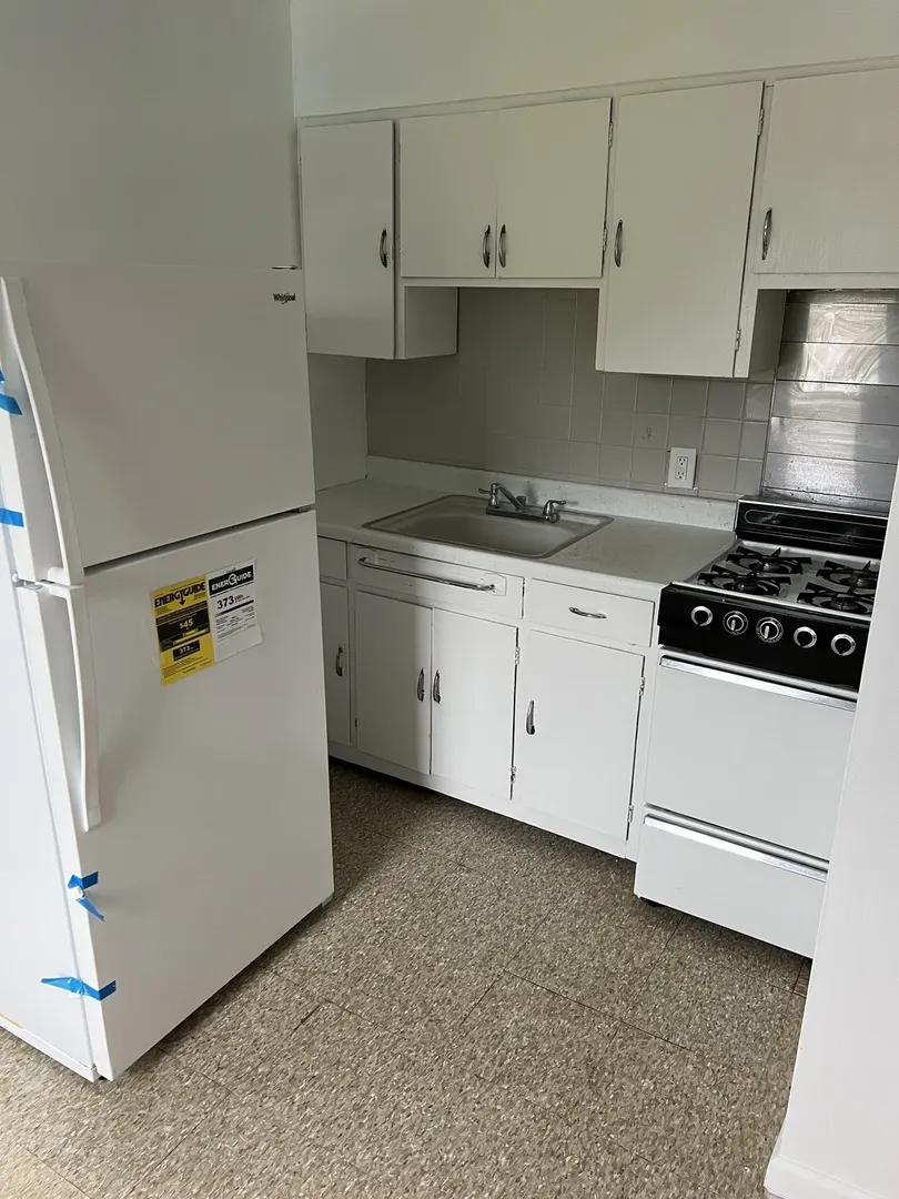554 W 14th Place IL