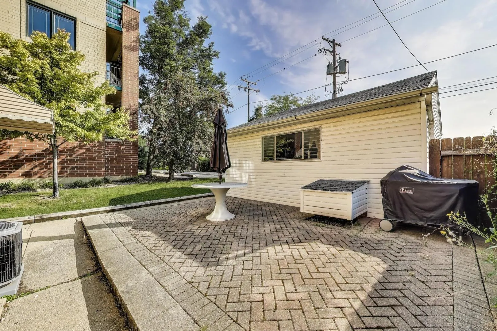 103 N CLIFTON Avenue IL