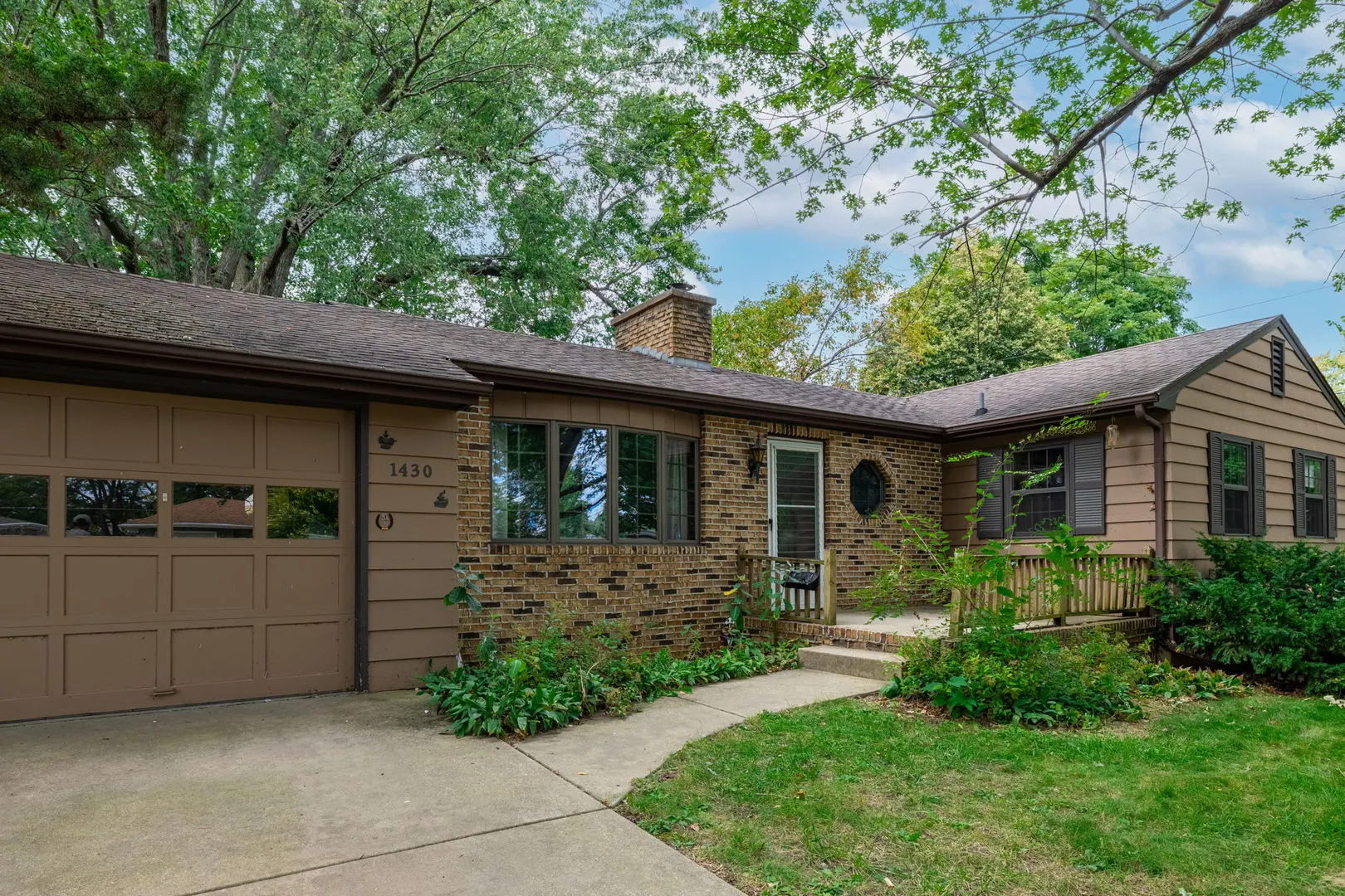 1430 S Blackhawk Avenue IL
