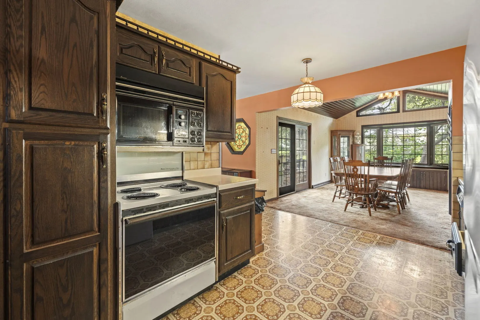 1430 S Blackhawk Avenue IL