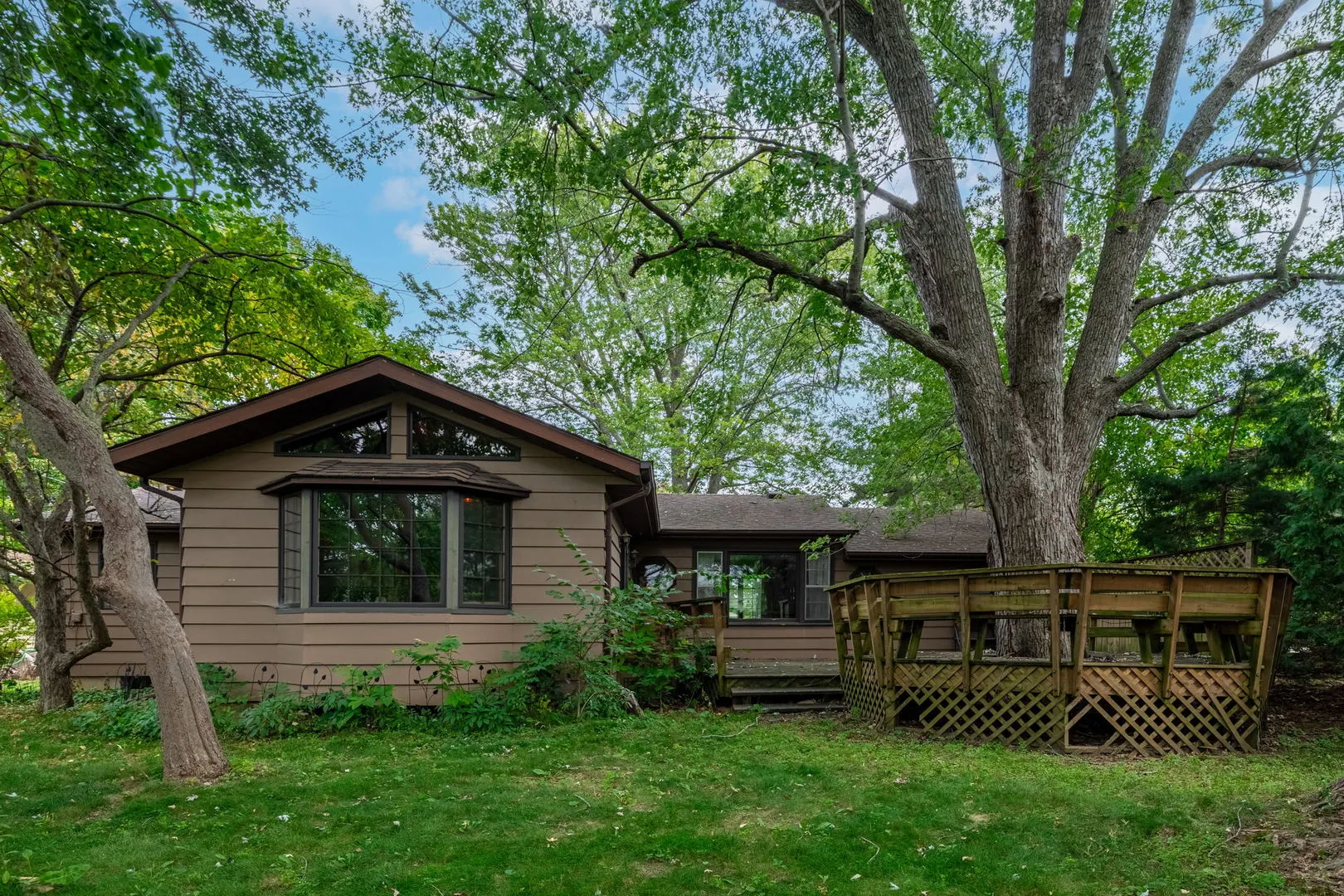 1430 S Blackhawk Avenue IL