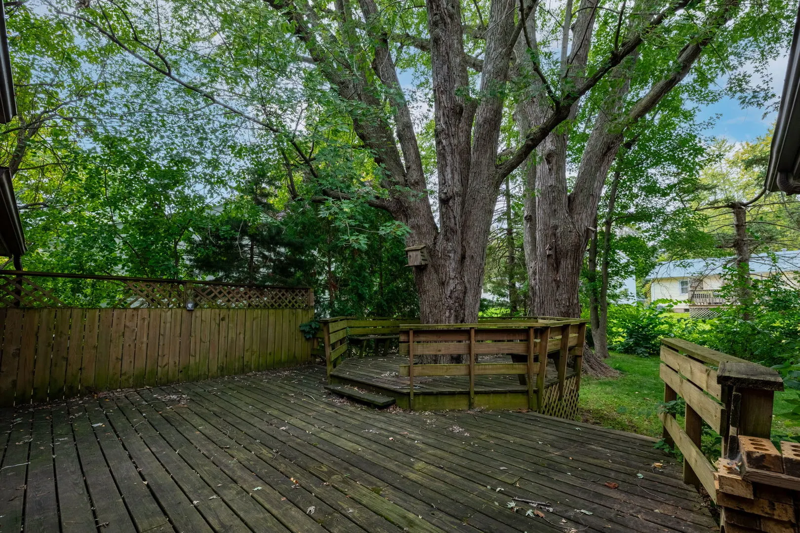 1430 S Blackhawk Avenue IL