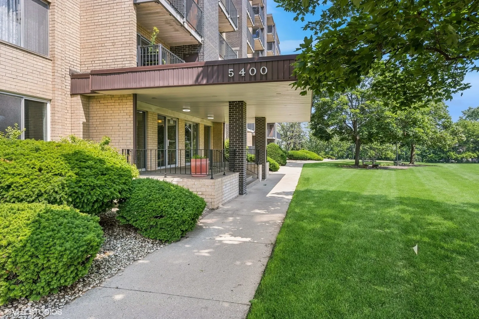 5400 Walnut Avenue 214 IL