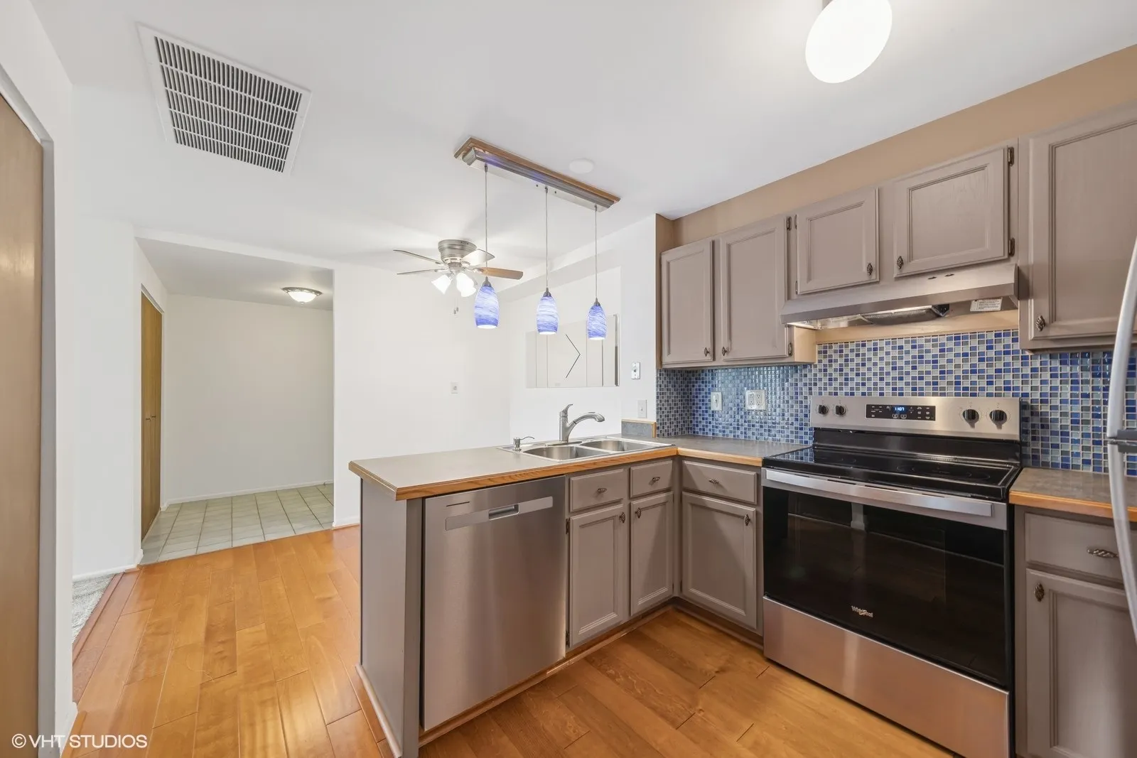 5400 Walnut Avenue 214 IL