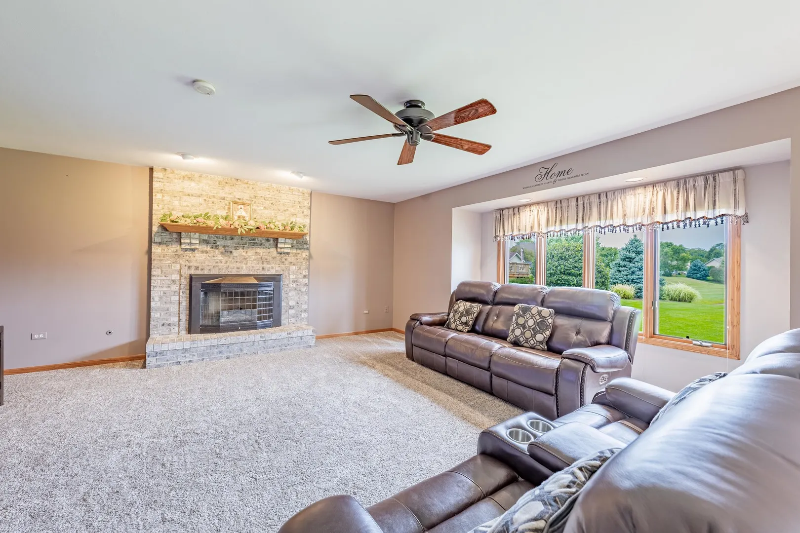 450 Kingston Drive IL