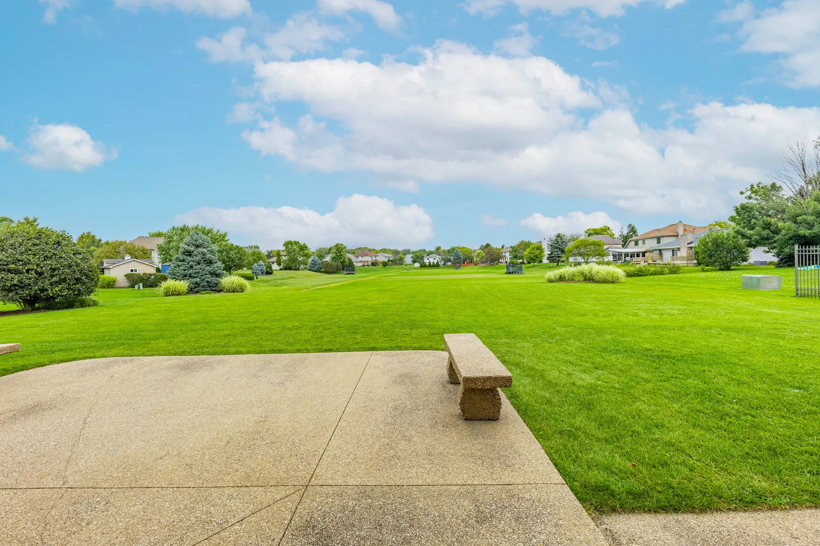 450 Kingston Drive IL