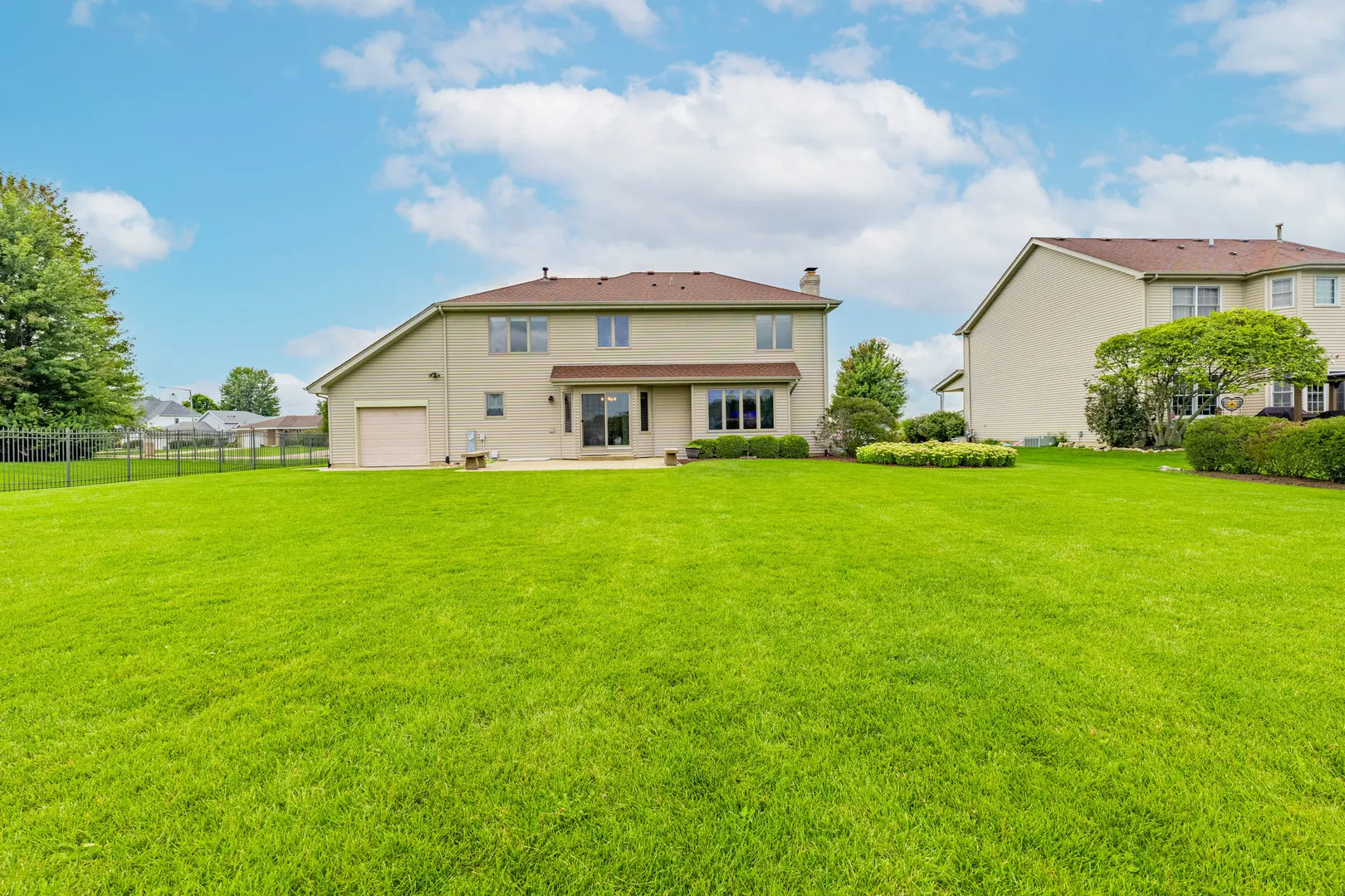450 Kingston Drive IL