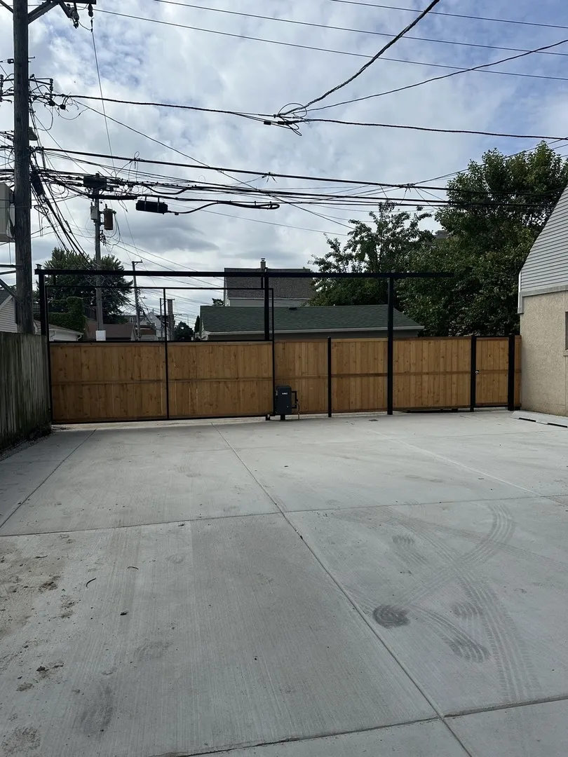 3014 N California Avenue 2FE IL