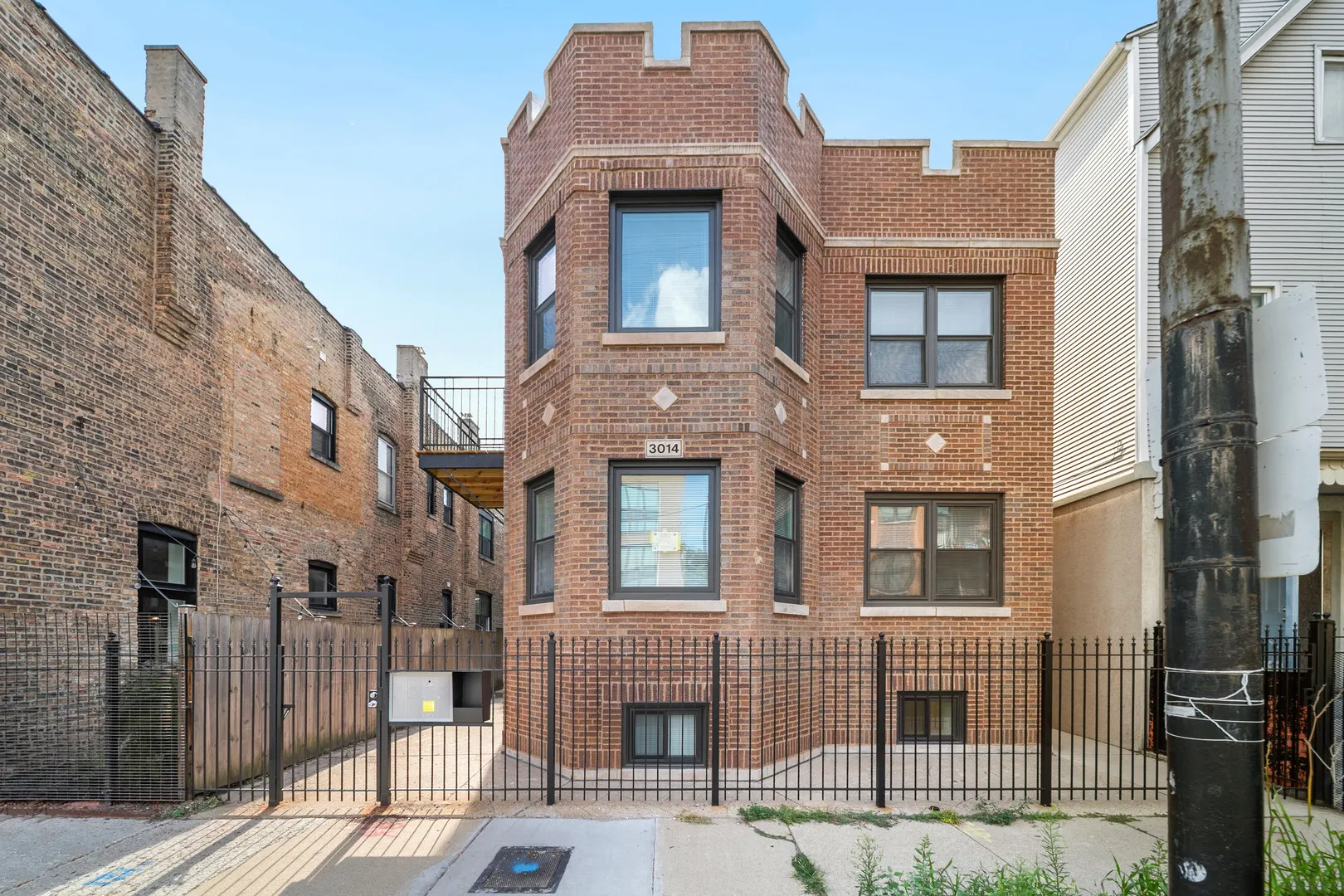 3014 N California Avenue 2FE IL