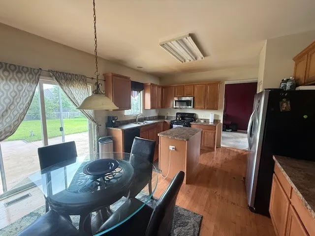 883 Prairie Crossing Drive IL