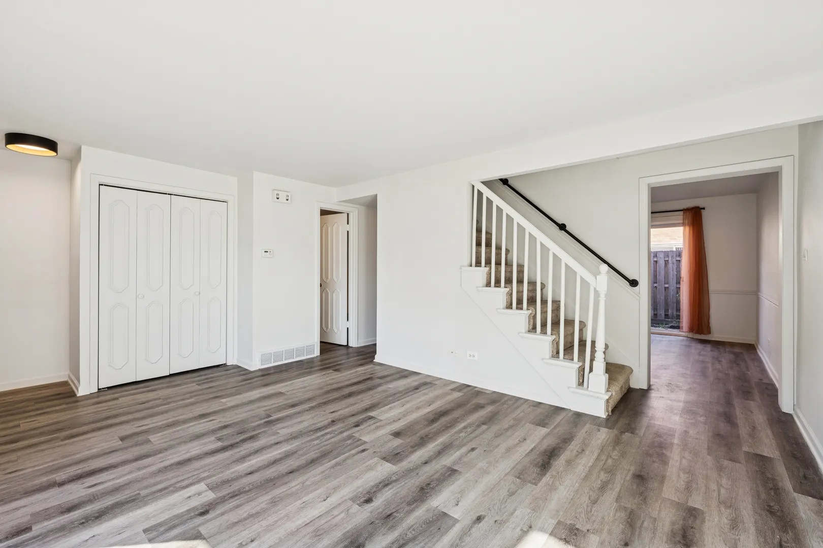 221 Linn Court D IL