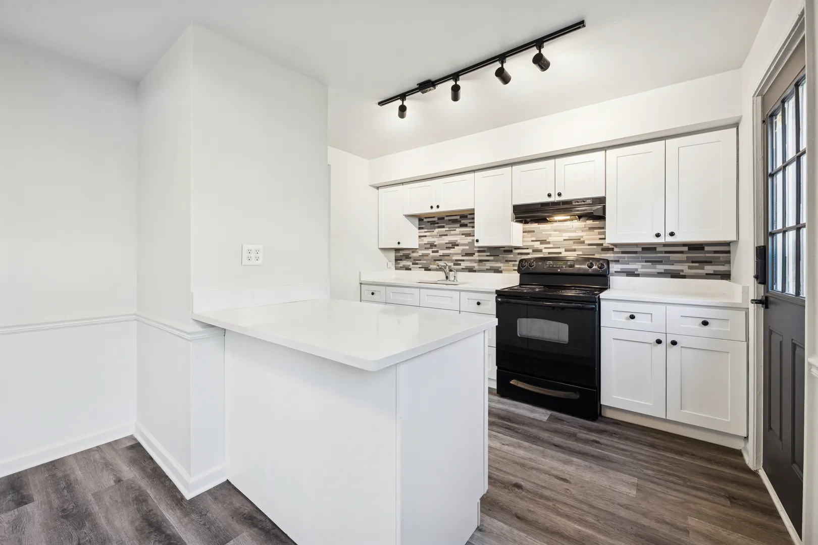 221 Linn Court D IL