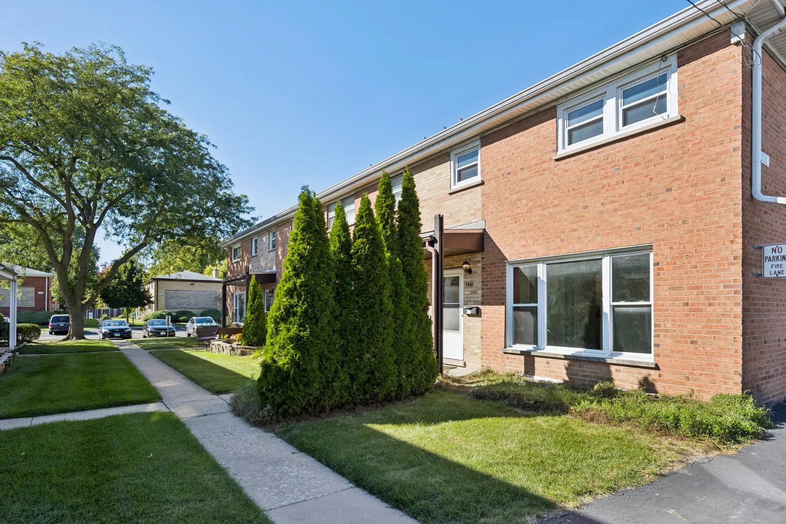 221 Linn Court D IL