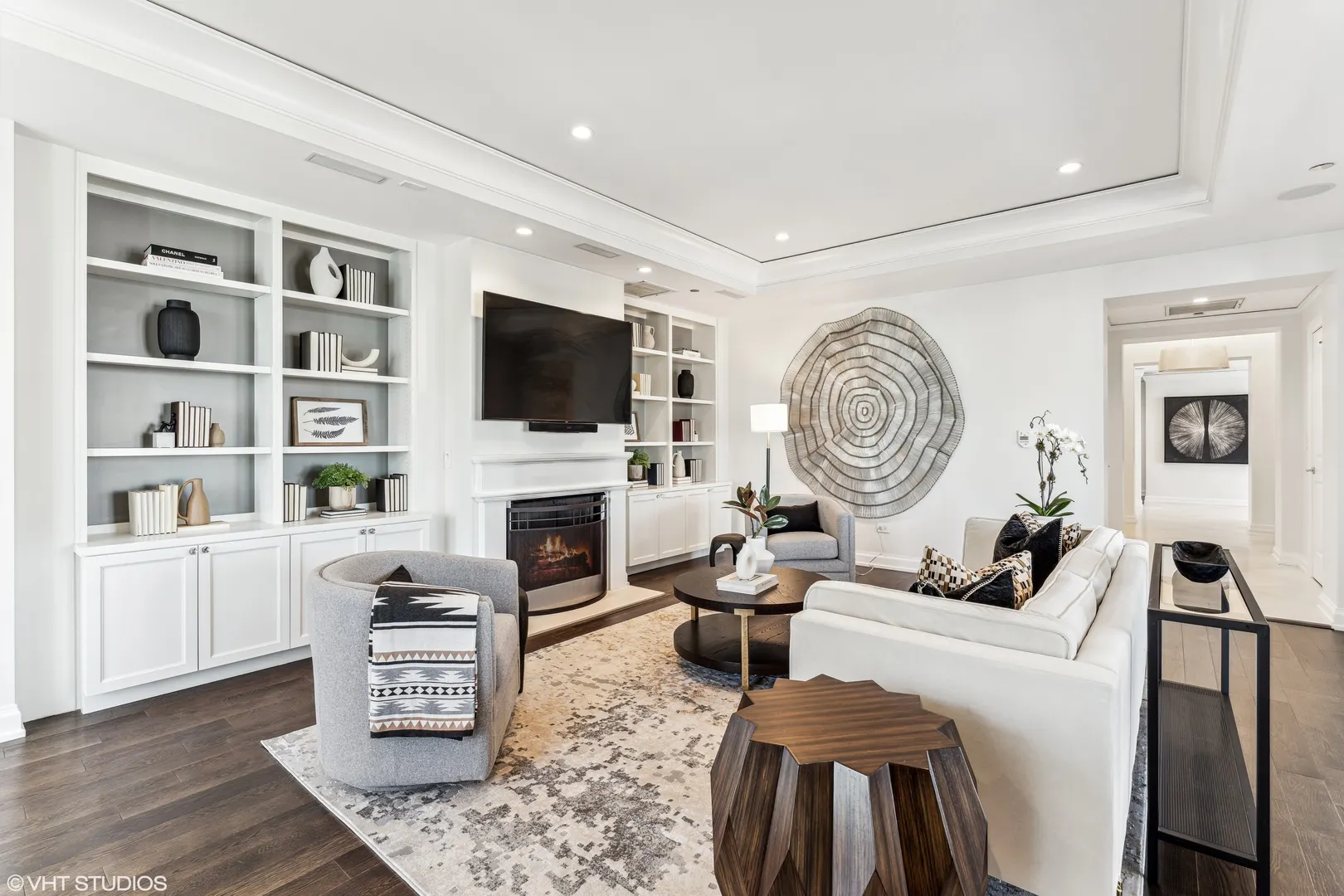 11 E Walton Street 4202 IL
