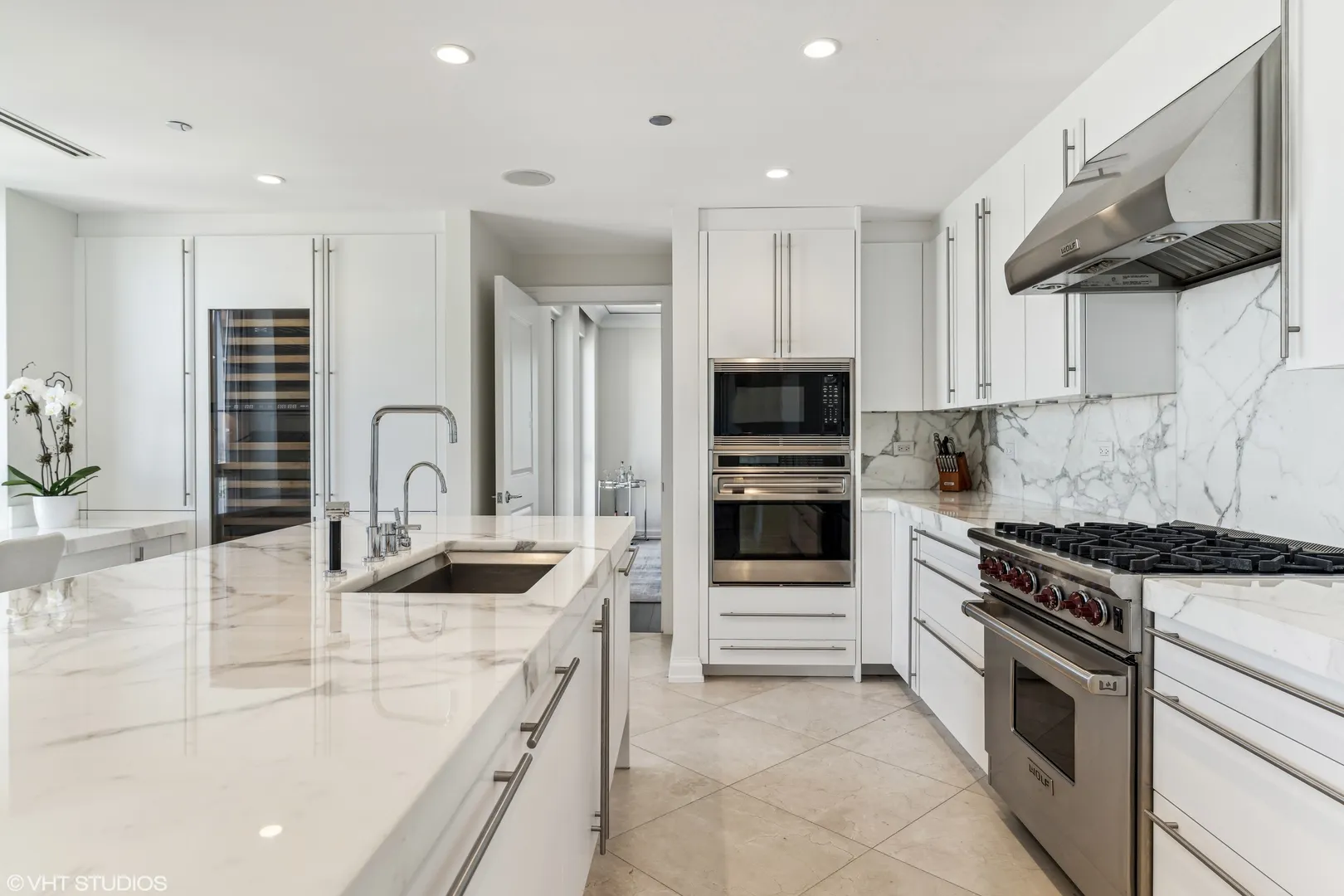 11 E Walton Street 4202 IL