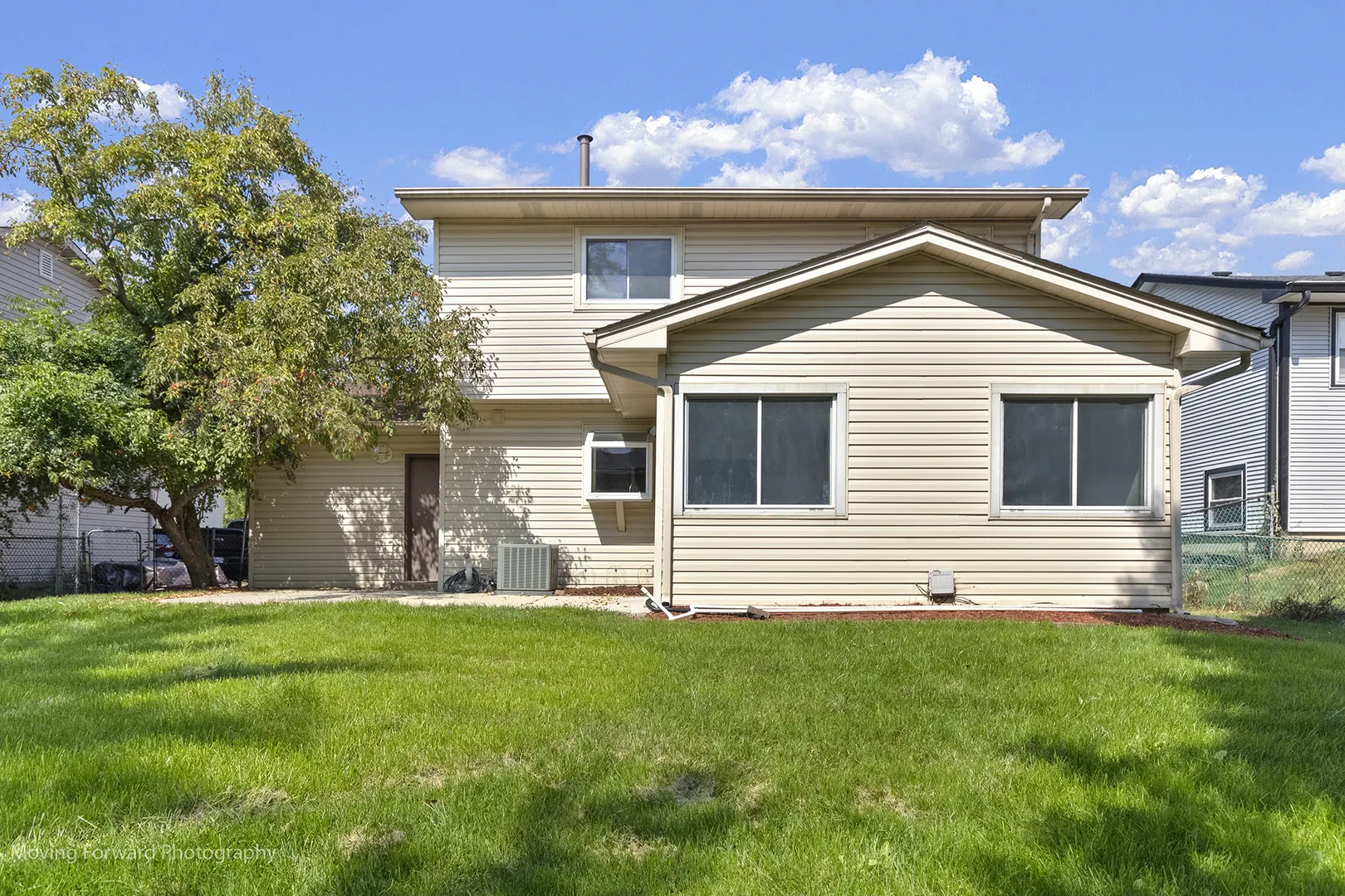 25 W Wrightwood Avenue IL