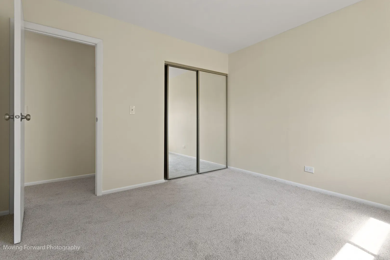 25 W Wrightwood Avenue IL