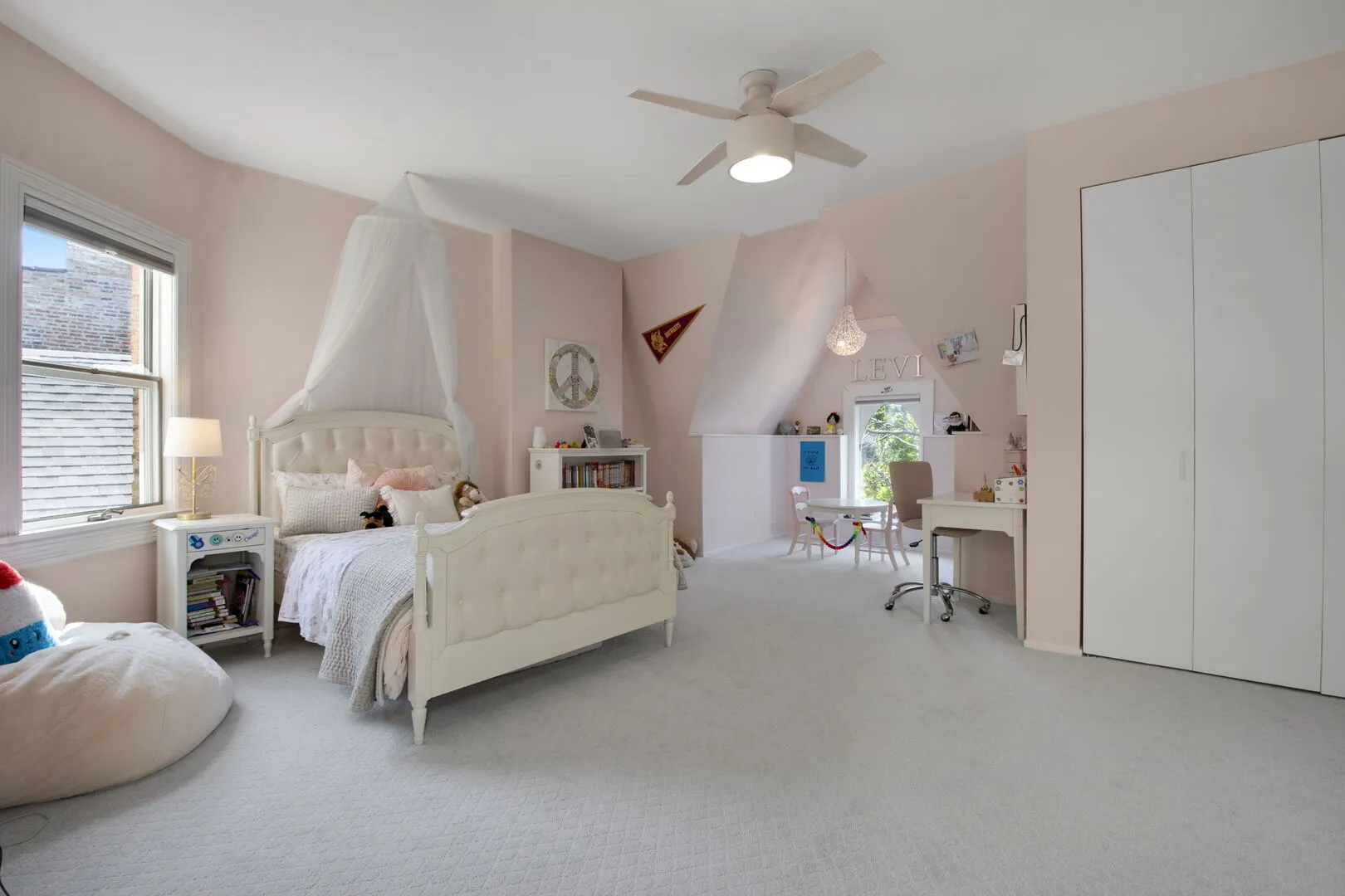 2249 N Geneva Terrace IL