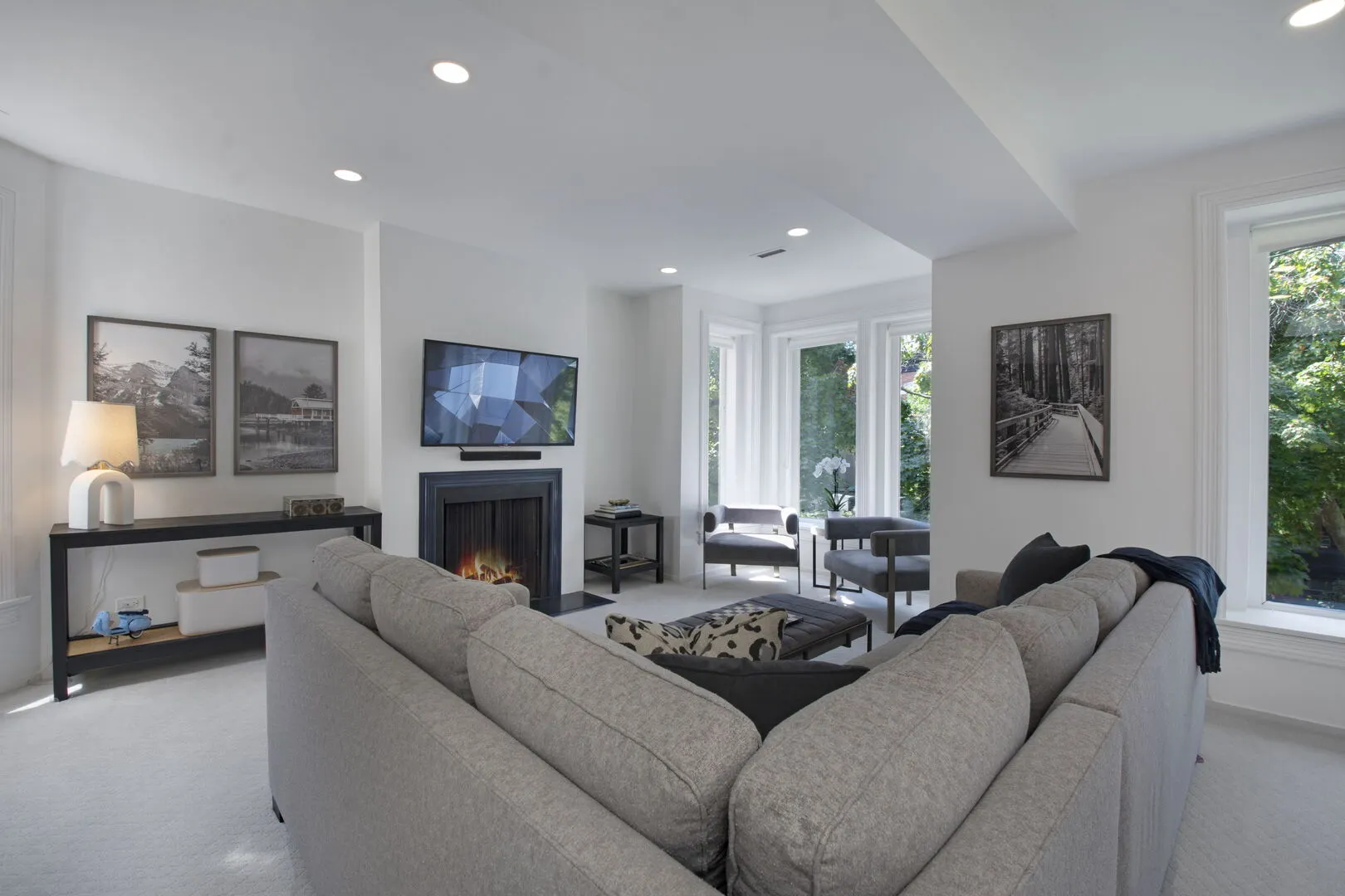 2249 N Geneva Terrace IL