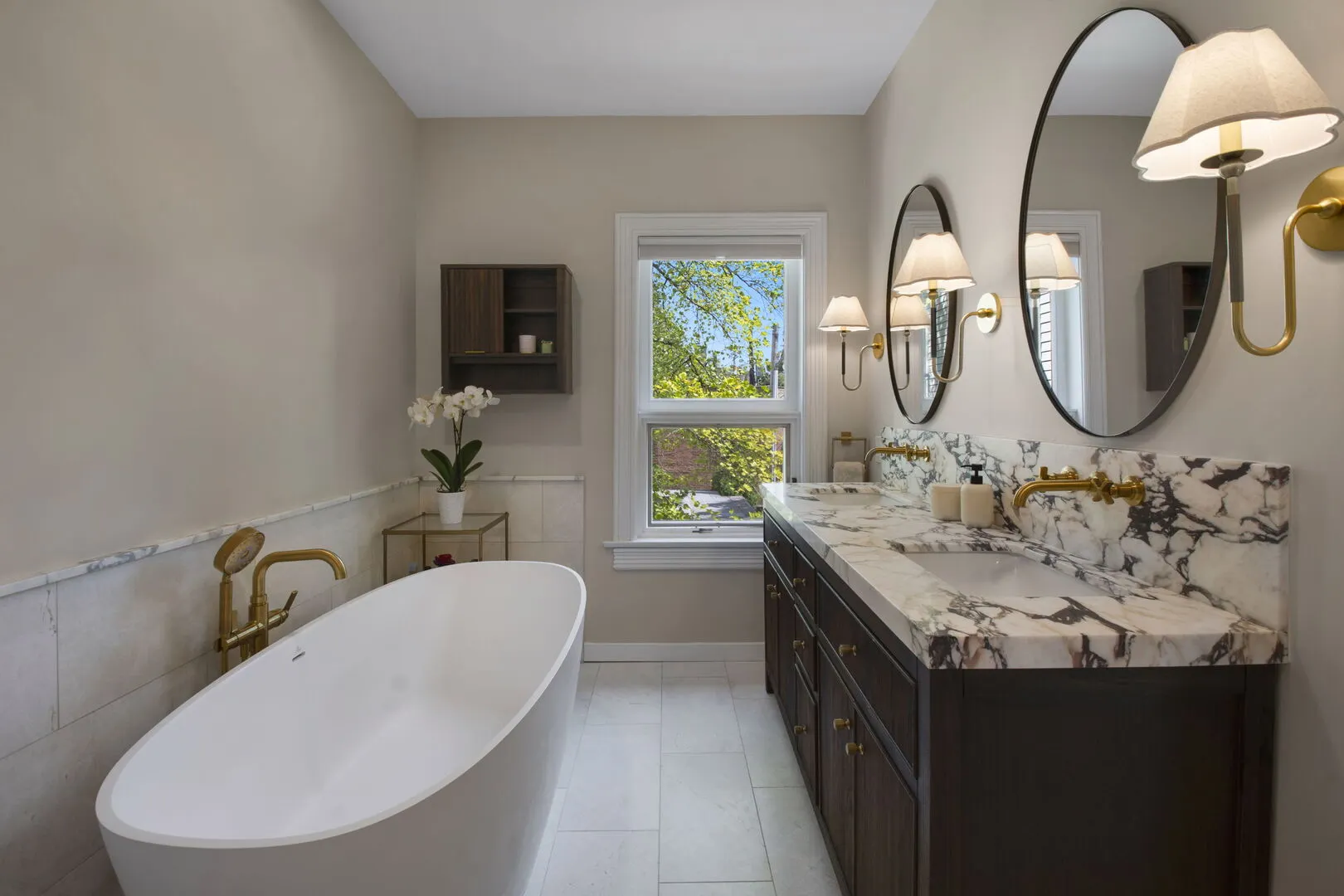 2249 N Geneva Terrace IL