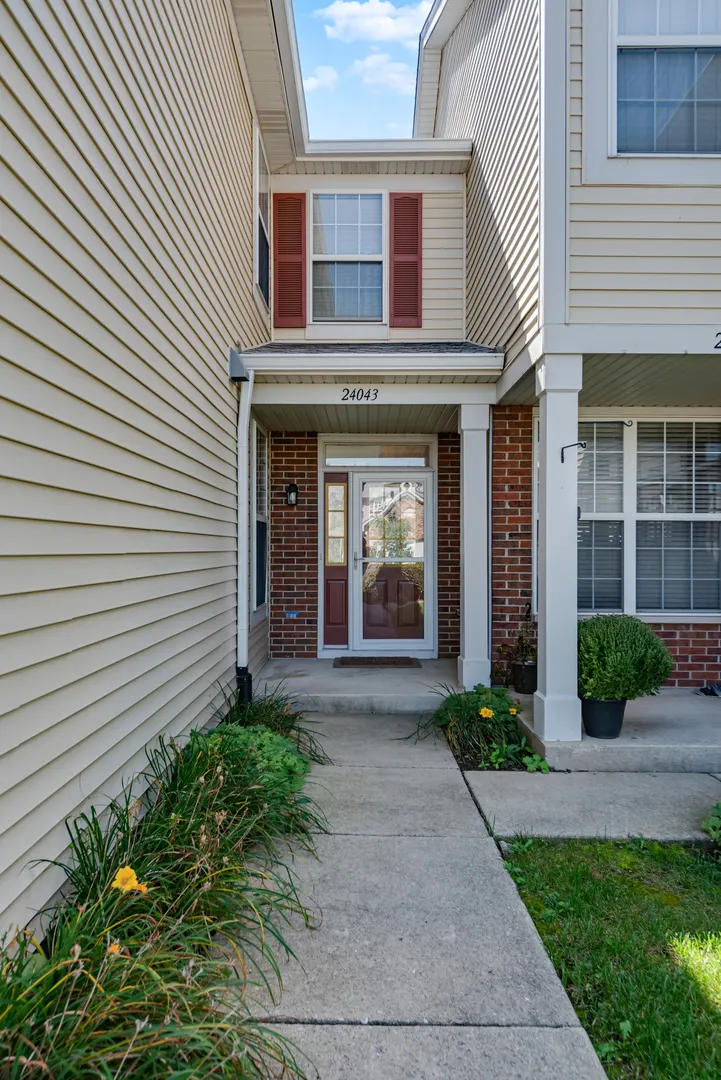 24043 W Pear Tree Circle IL
