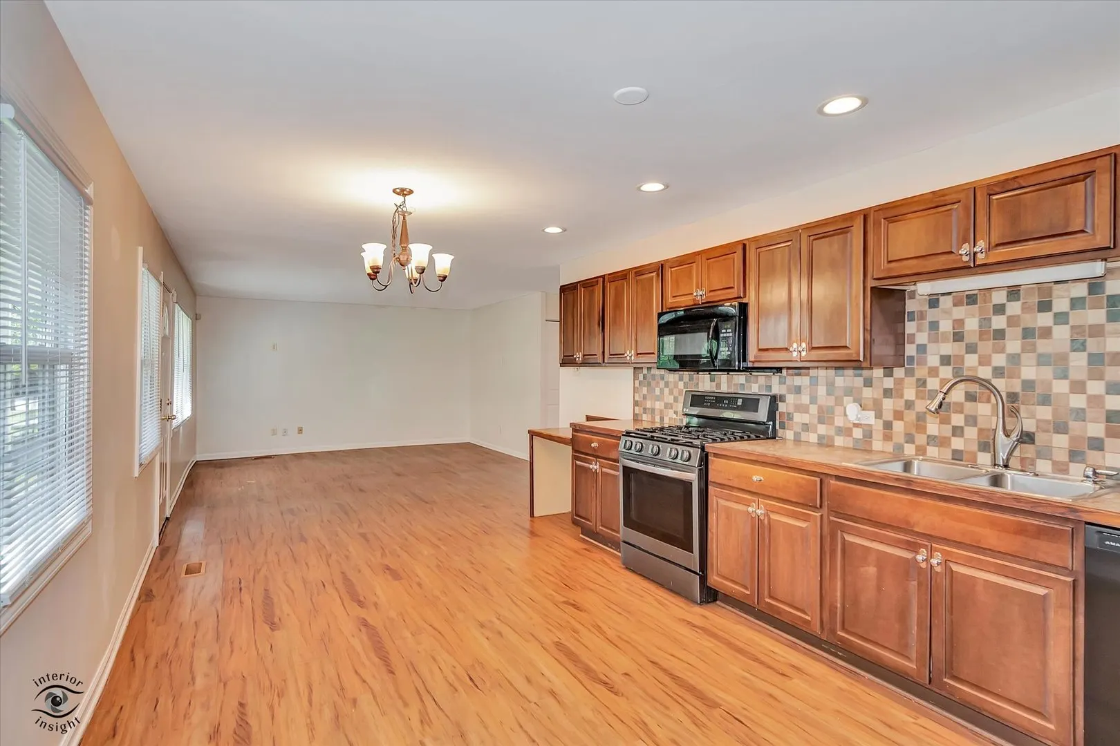 21946 Merrill Avenue IL
