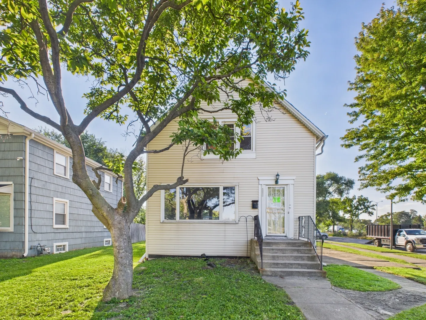 1812 S 20th Avenue IL