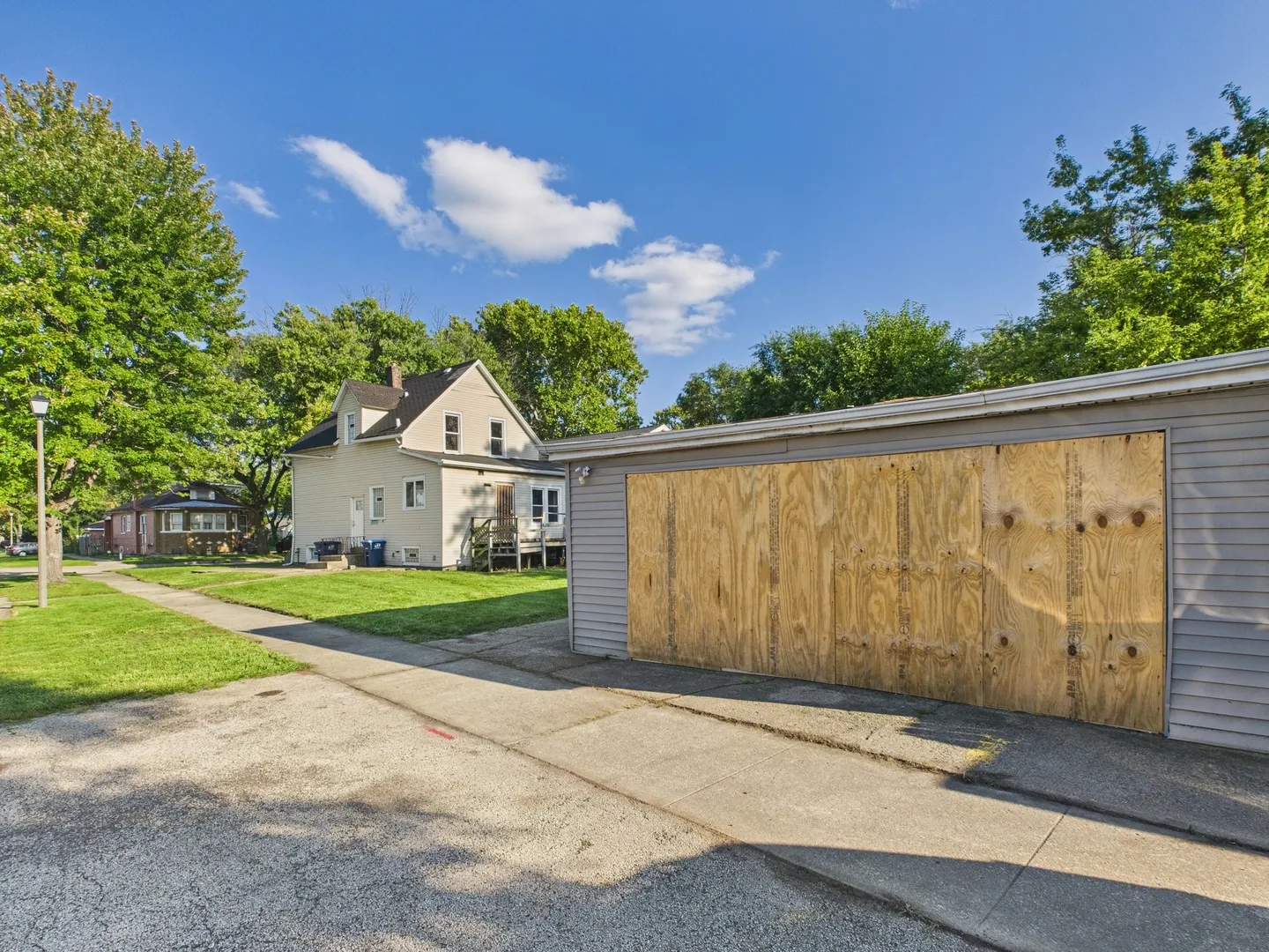1812 S 20th Avenue IL
