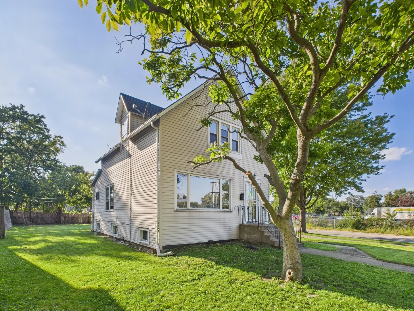 1812 S 20th Avenue IL