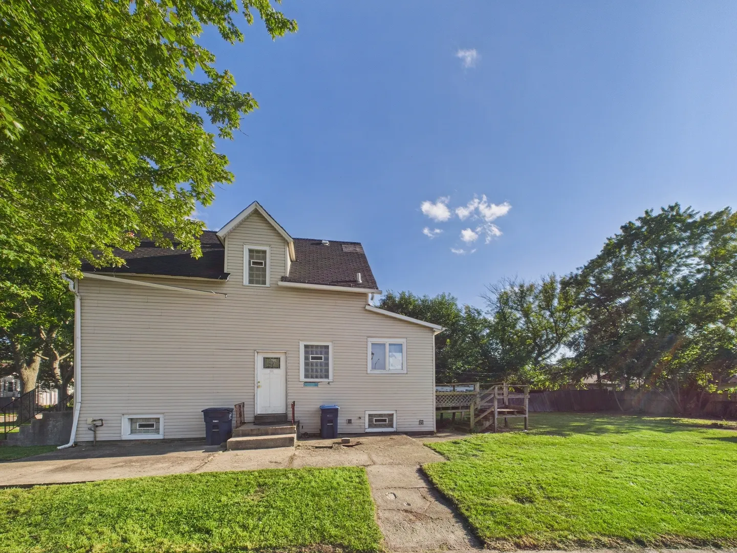 1812 S 20th Avenue IL