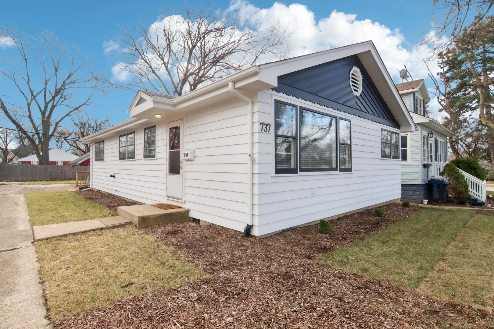 737 S Jackson Street IL