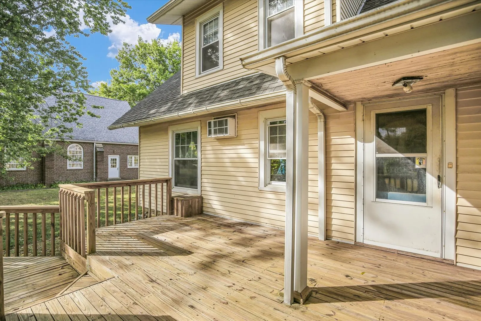 206 E Illinois Street IL
