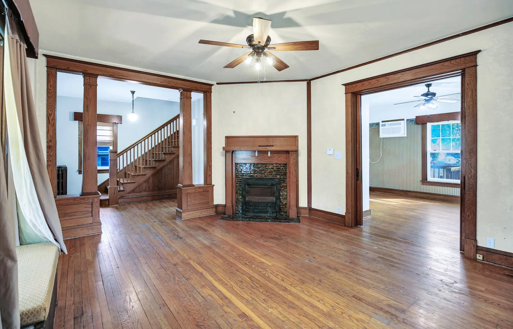 206 E Illinois Street IL
