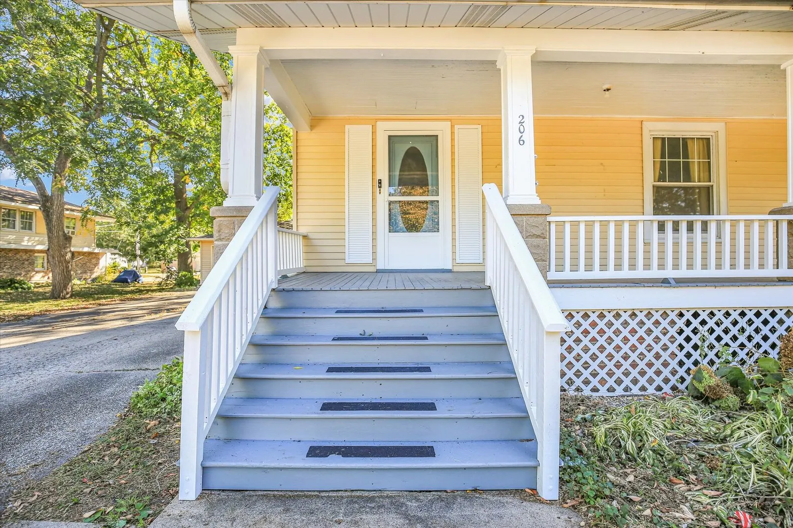 206 E Illinois Street IL