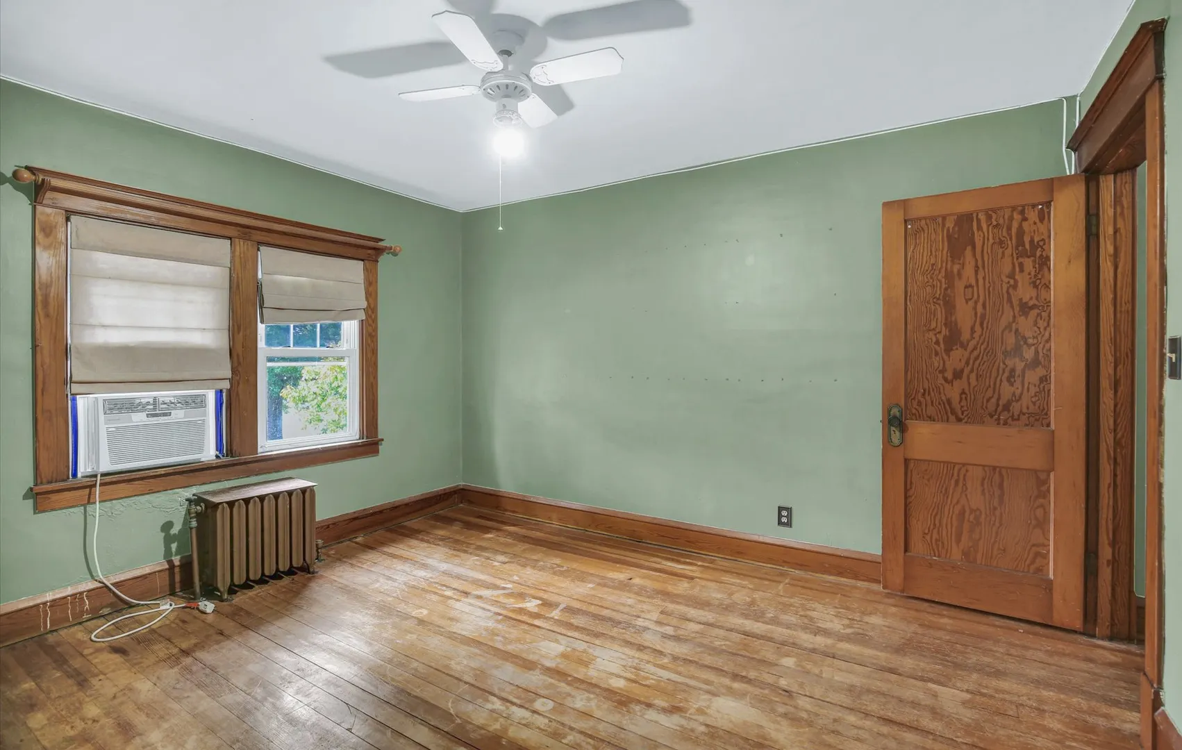 206 E Illinois Street IL