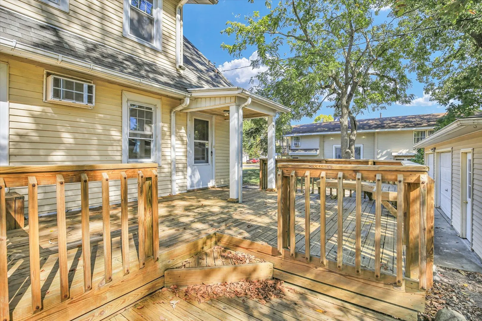 206 E Illinois Street IL