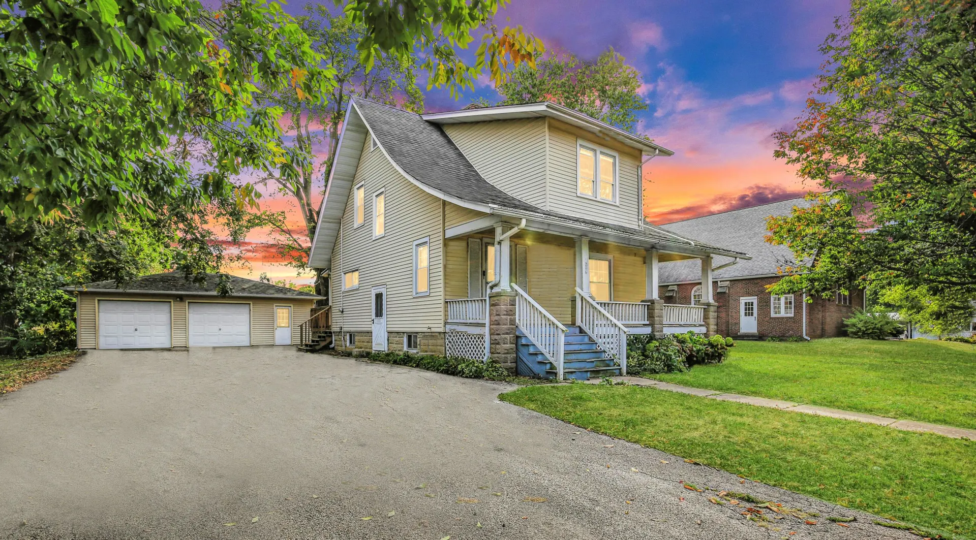 206 E Illinois Street IL