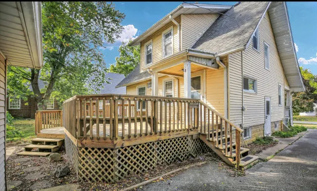 206 E Illinois Street IL