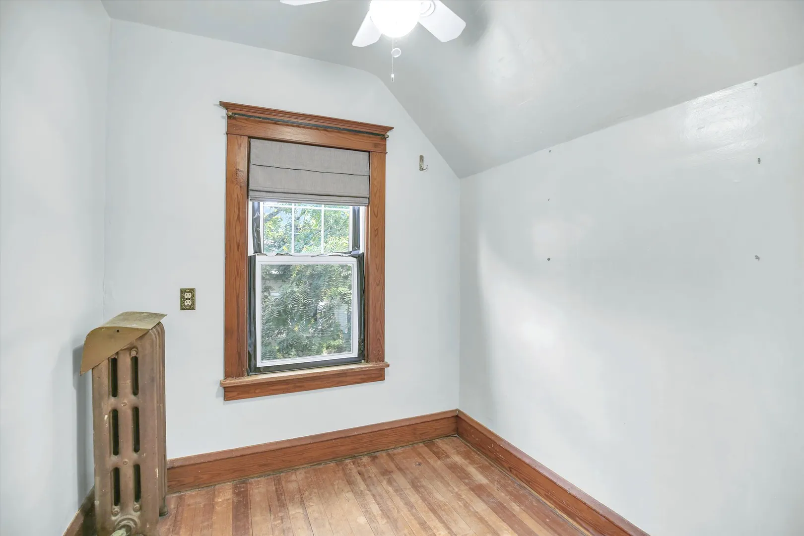 206 E Illinois Street IL