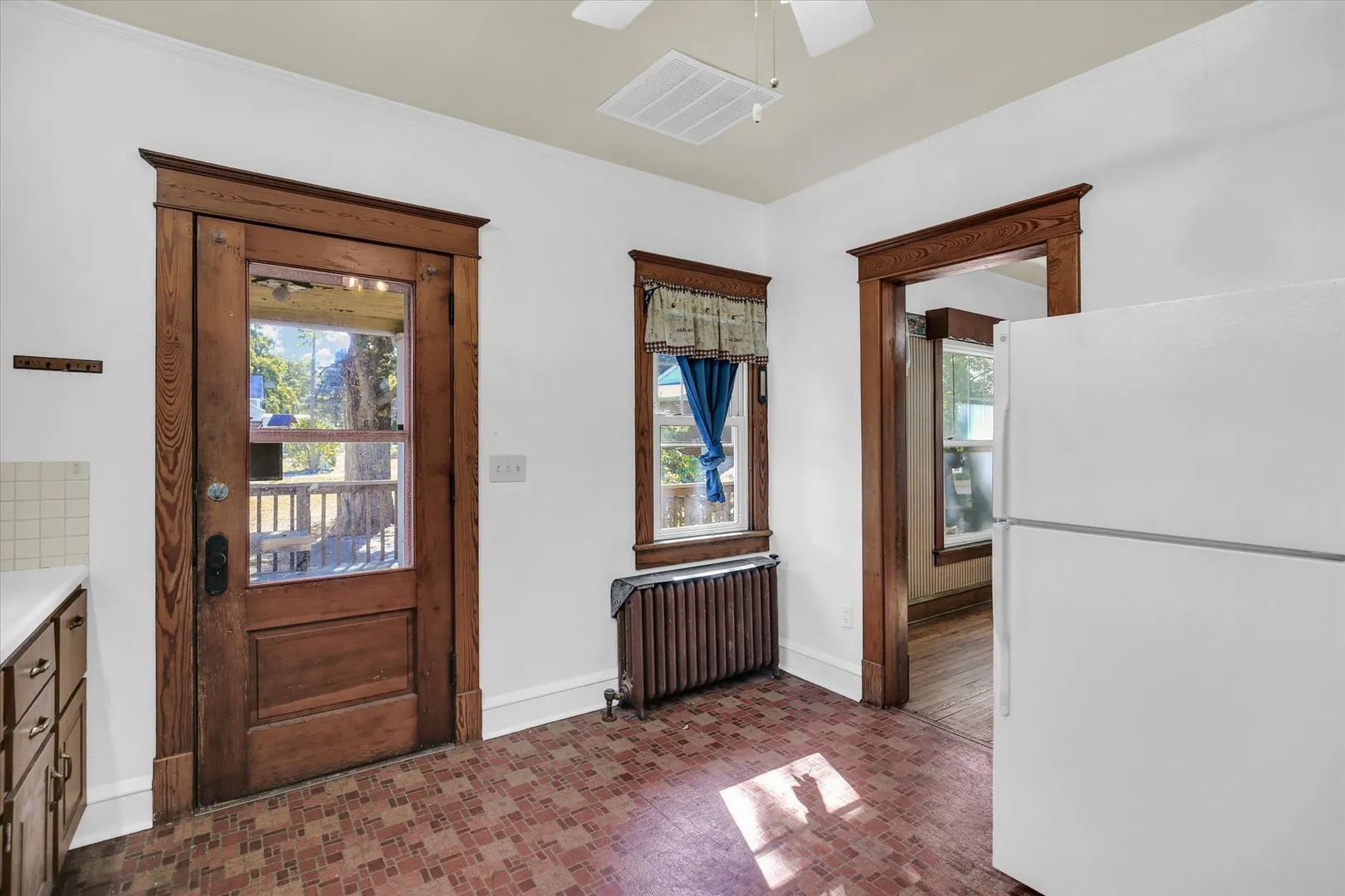 206 E Illinois Street IL