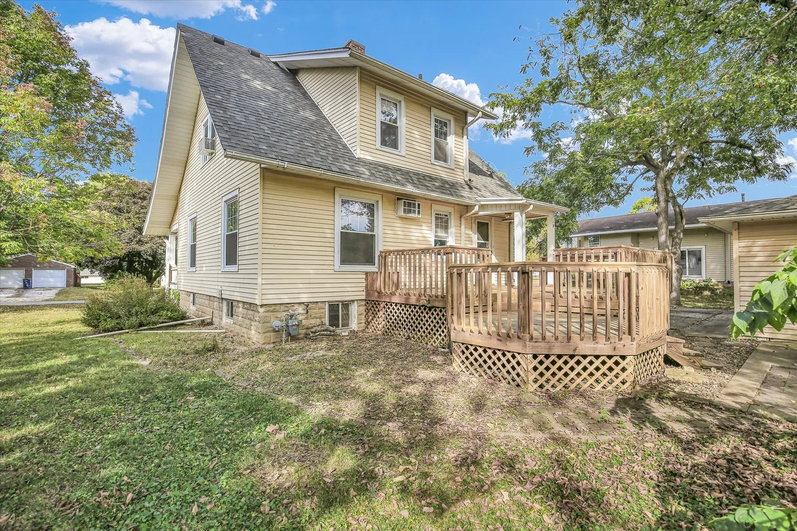 206 E Illinois Street IL
