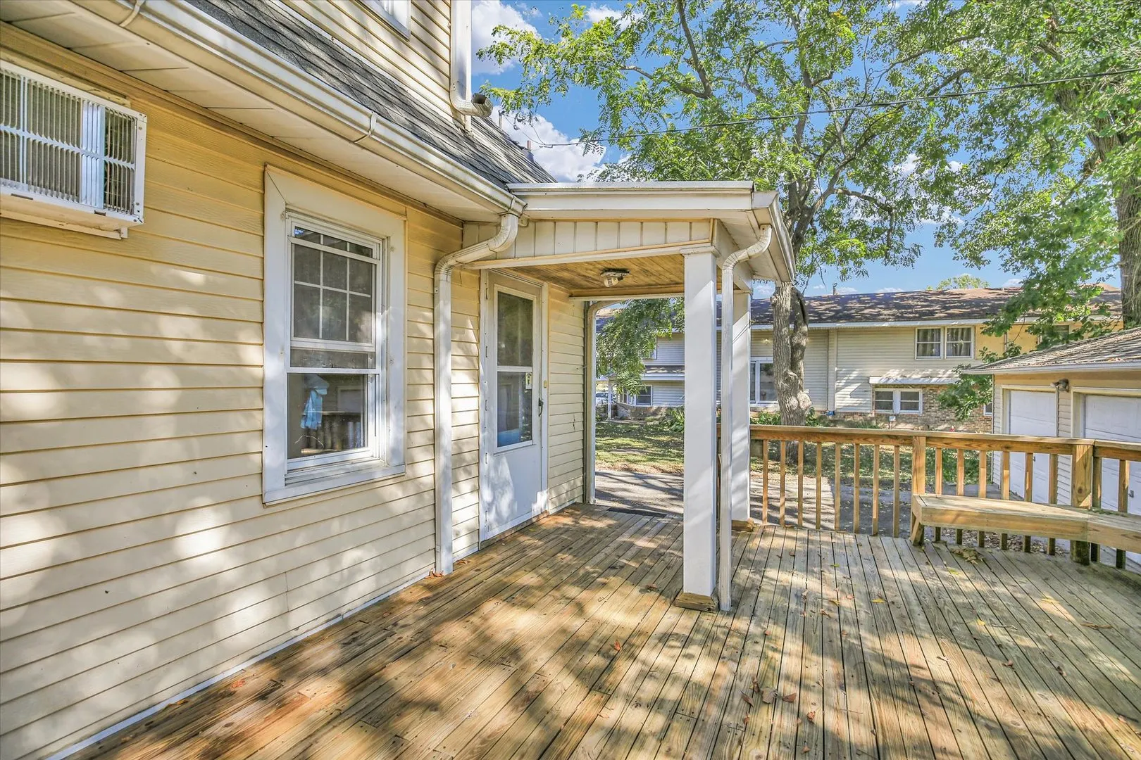 206 E Illinois Street IL