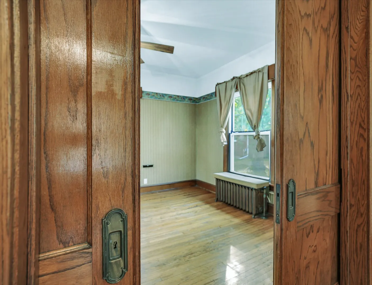 206 E Illinois Street IL