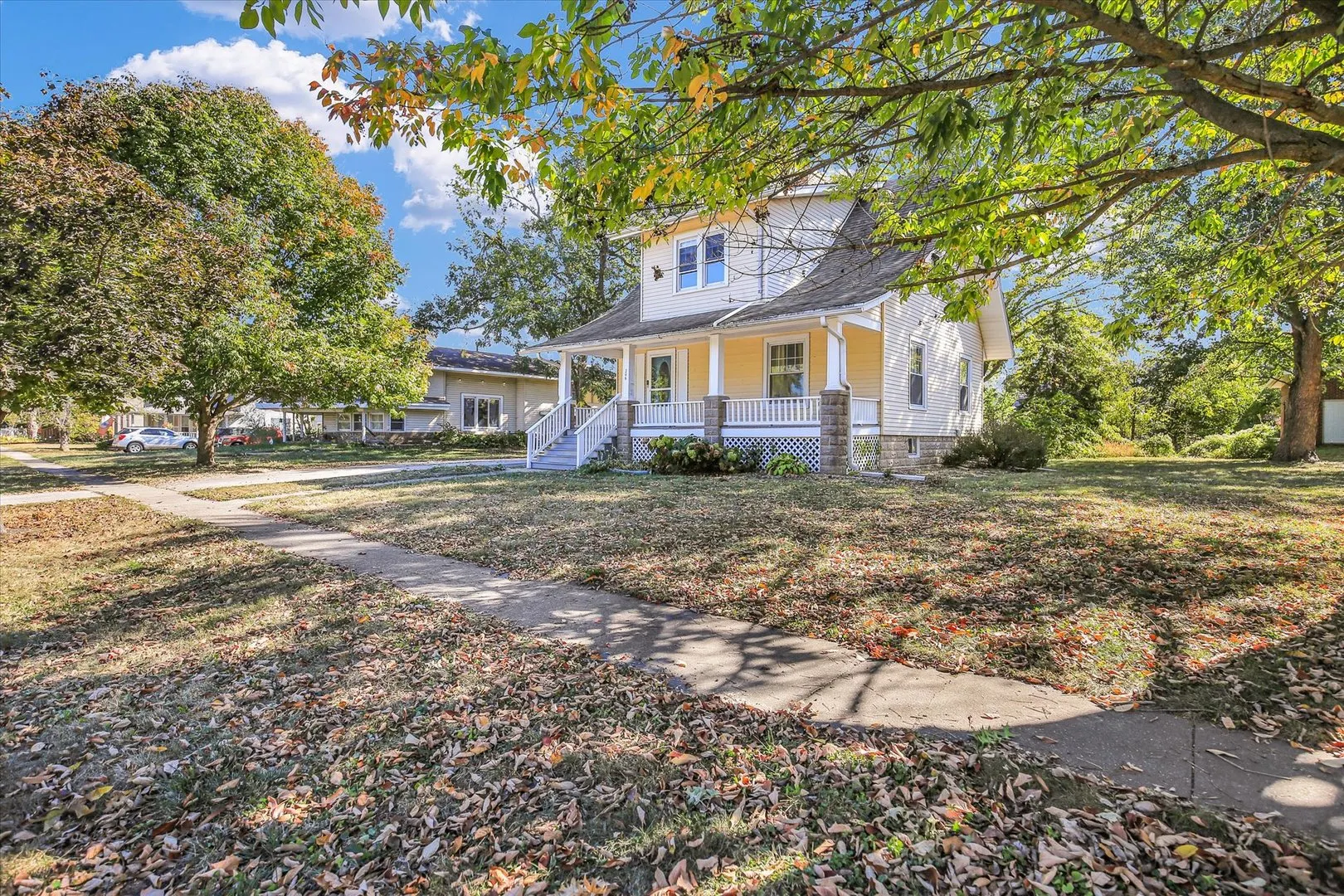 206 E Illinois Street IL