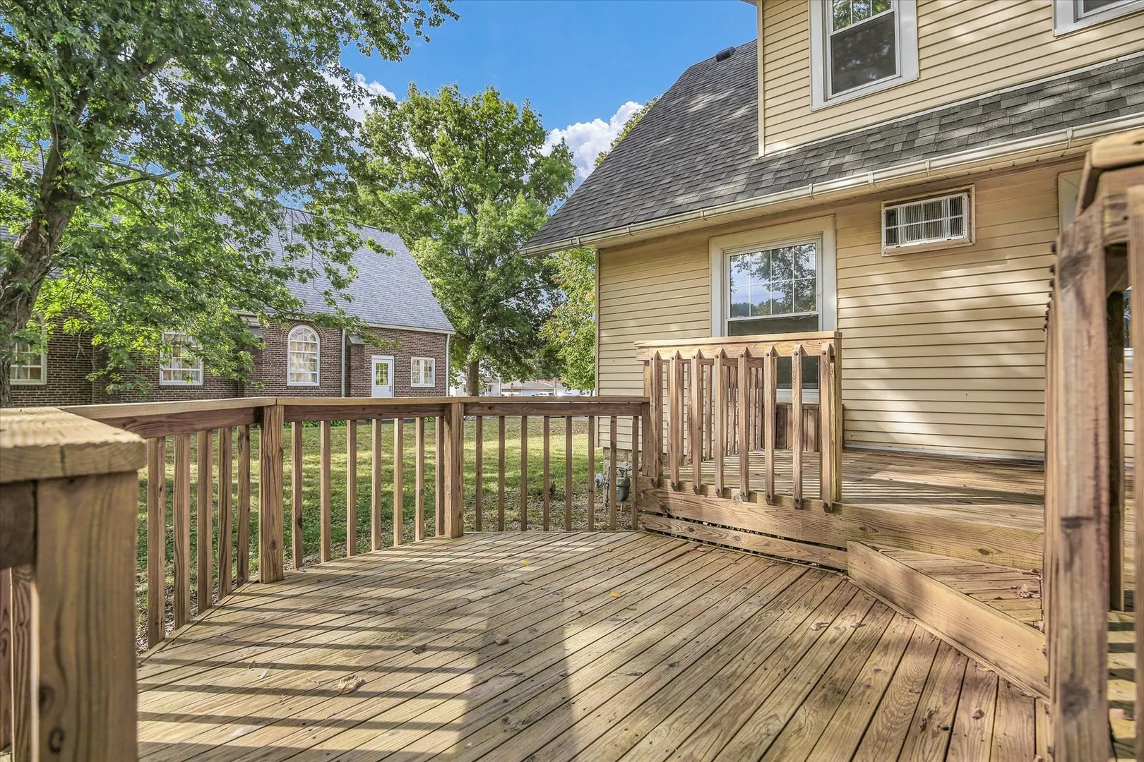 206 E Illinois Street IL