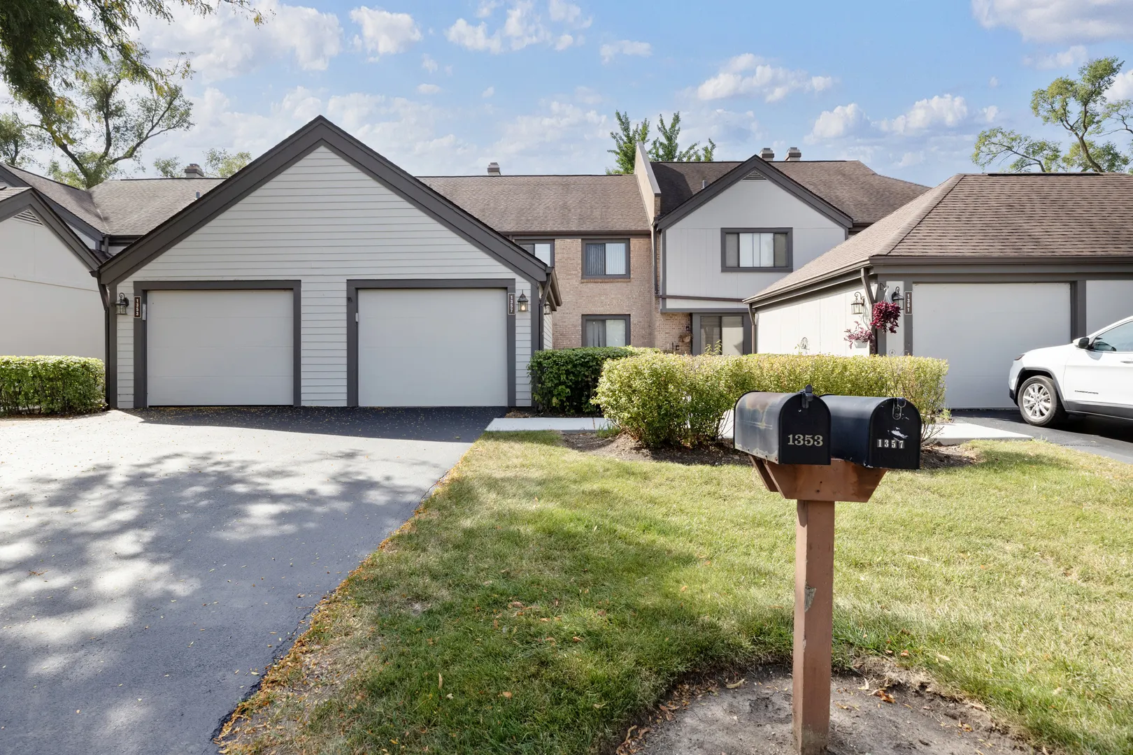 1357 Bristol Lane IL