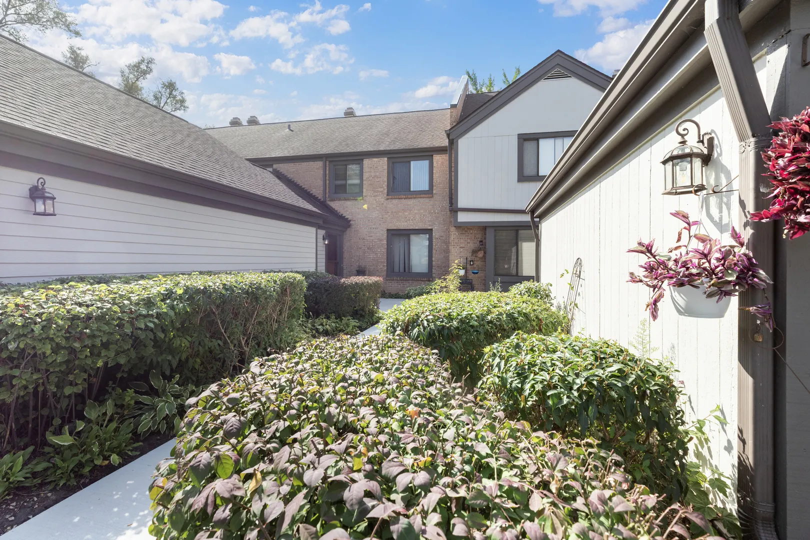 1357 Bristol Lane IL