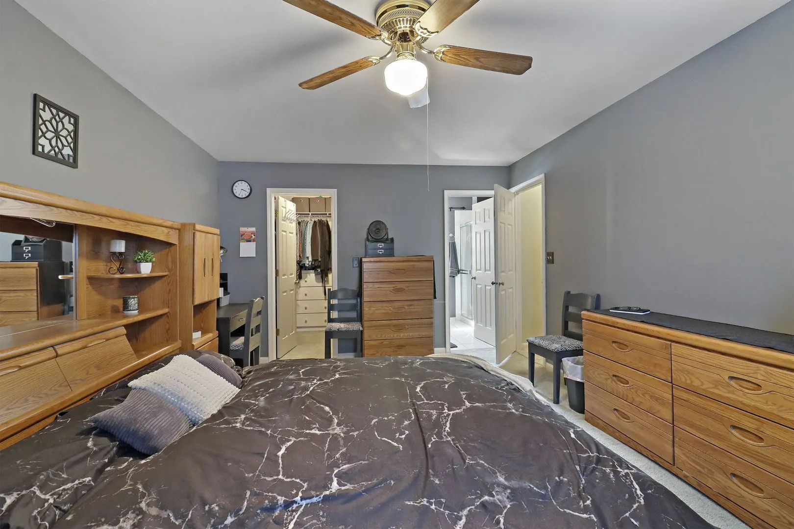 586 Harvard Court IL